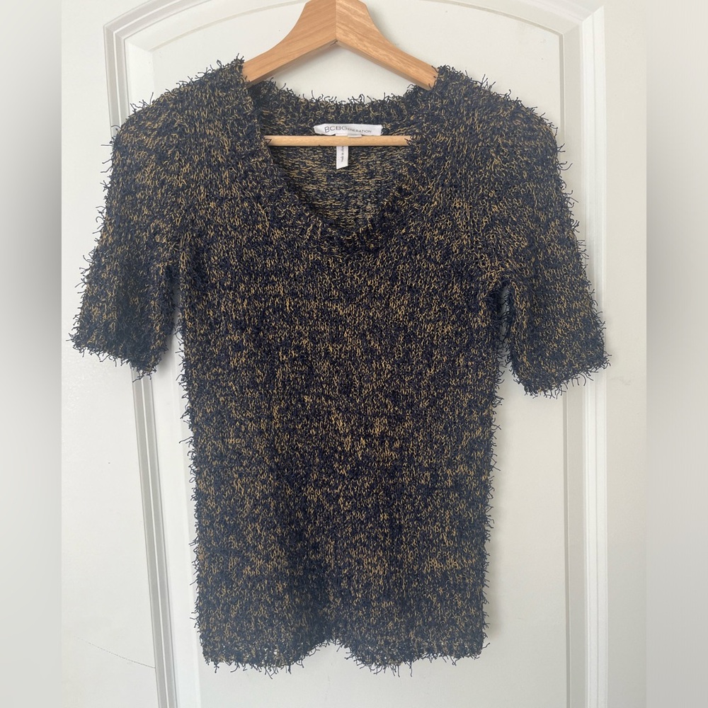 BCBG Generation Textured Eyelash Knit Sweater Top – Fuzzy Fringe – Size XXS